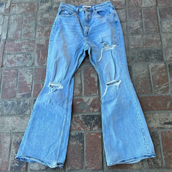 Levi's Premium 70s High Flare High Waist Distressed Jeans Light Wash Size 31 - Picture 1 of 4